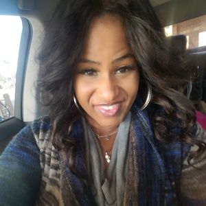 Meet your Posher, Monique